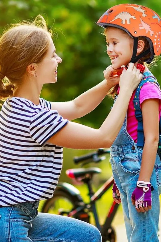 Why Advice Kids to Learn Riding Dirt Bike? 1 wear the helmet 2024 03 04 10 06 47 262401 jpg